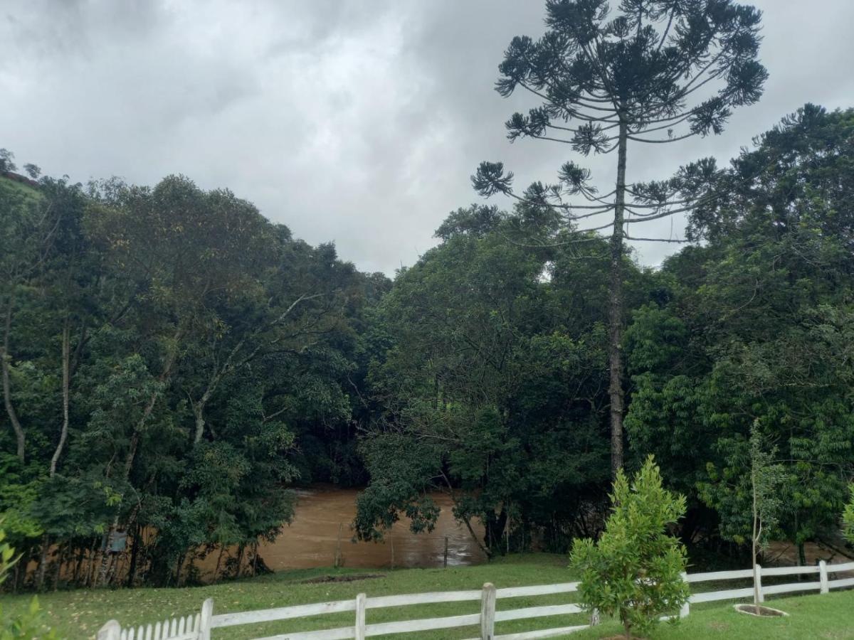 Recanto Três Irmãs, 2 Chalet *